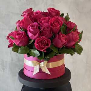 Букет в шляпной коробке Анталья - страсть buket-v-shlyapnoy-korobke-antalyya---strasty